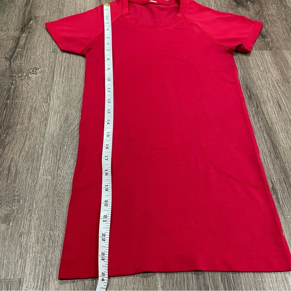 lululemon athletica Red Short Sleeve Tee - Picture 10 of 13